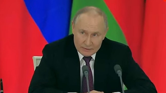 Vladimir Putin and Alexander Lukashenko hold news confrence